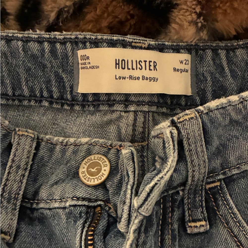 Hollister Women's Low-Rise Baggy Jeans - Light Blue